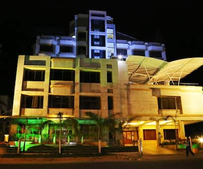 https://imgcld.yatra.com/ytimages/image/upload/t_hotel_yatra_city_desktop/v1455106323/Domestic Hotels/Hotels_vellore/Darling Residency/overview.jpg